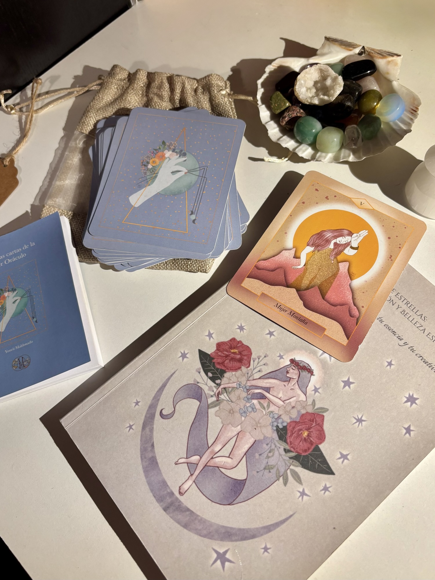 Mujer Oráculo: Las cartas creadas por Yoneit Maldonado que invitan a escuchar tu intuición
